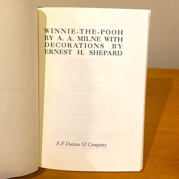 Winnie the Pooh Hardcover Book by A.A.Milne Illustrated by Ernest Shepard - Picture 4 of 7